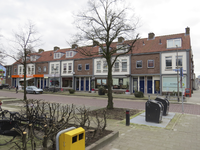 907874 Gezicht op de woonwinkelpanden Samuel van Houtenstraat 16-28 (rechts, Fysiotherapie Tuinwijk) te Utrecht, vanaf ...